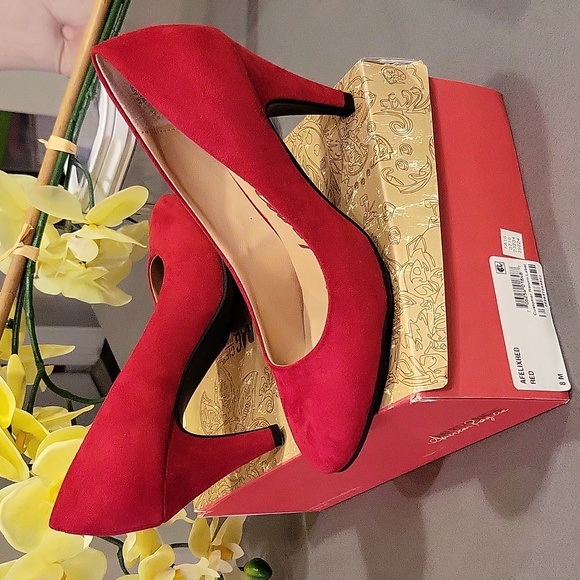 Suede low comfortable chunky heel w/ round toe - Picture 3 of 17